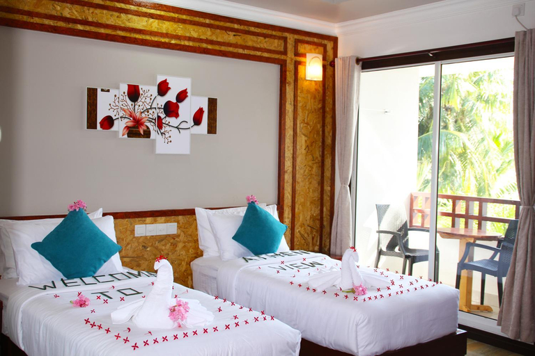 Bedroom 3, Athens View Hotel, Guraidhoo