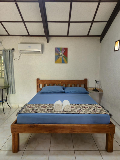 Bedroom 2, ALONALAND RESORT, Panglao