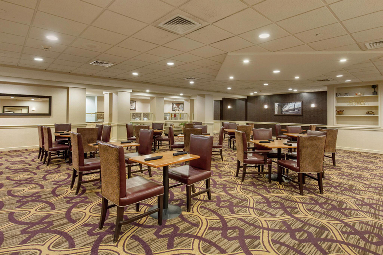 Food & Drinks 4, DoubleTree by Hilton Downtown Wilmington - Legal District, New Castle