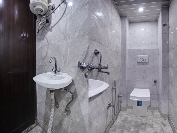 Bathroom 5, Hotel Anvit Residency - By The Arrow, Delhi