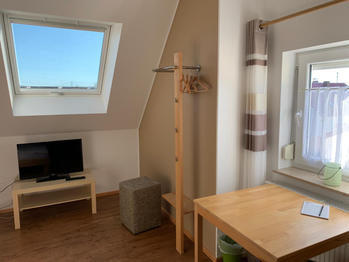 Others 4, Monteurwohnung, 4 Schlafzimmer, Balkon, großer Parkplatz, neben A7, Ostalbkreis