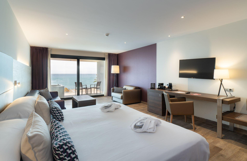 Bedroom 3, Medplaya Hotel Pez Espada, Málaga