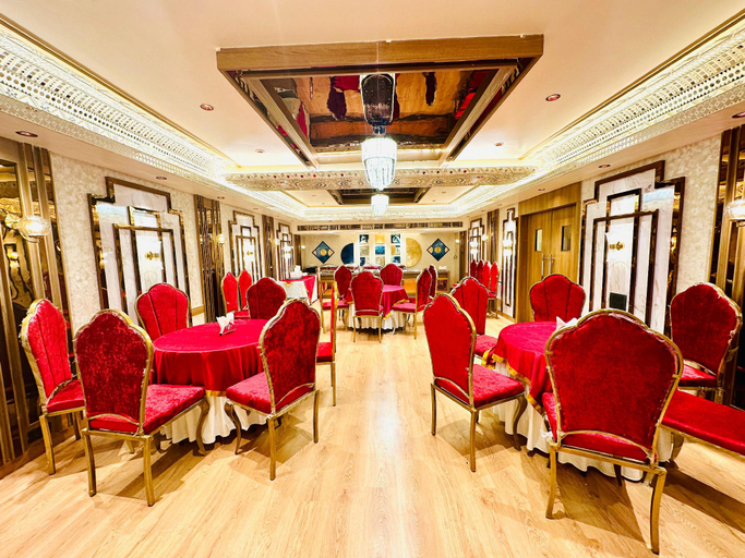 Food & Drinks 5, Hotel Safari, Jaipur