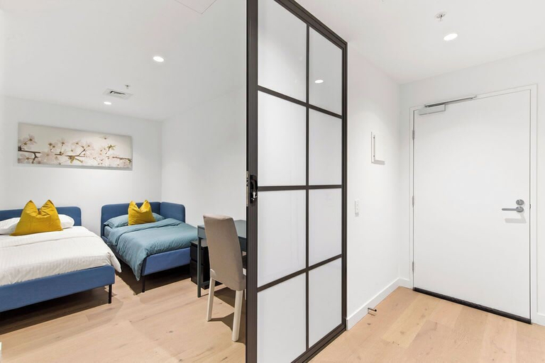 Interior 5, A Cozy 2BR Apt for 6 Next to Southern Cross, Melbourne