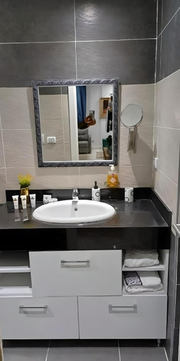 Bathroom 3, Fanadir Bay, Al-Ghurdaqah