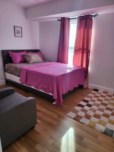 Room 4, Tkc villa, Newark