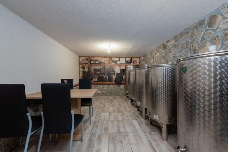 Food & Drinks, Villa Fenix, Benkovac