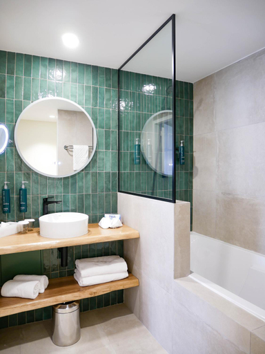 Bathroom 5, Hilton Noumea La Promenade Residences, Nouméa