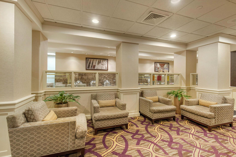 Public Area 2, DoubleTree by Hilton Downtown Wilmington - Legal District, New Castle