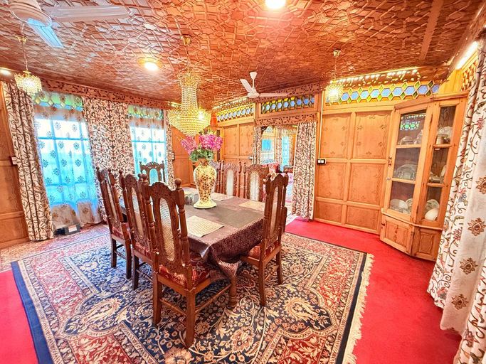 Food & Drinks 3, Royal dandoo Houseboat, Srinagar