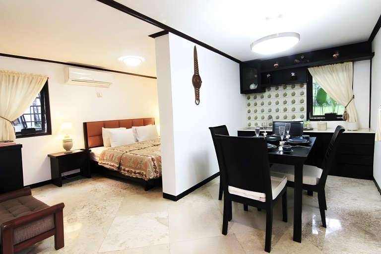 Bedroom 2, Royal Hotel and Outbound Trawas, Mojokerto