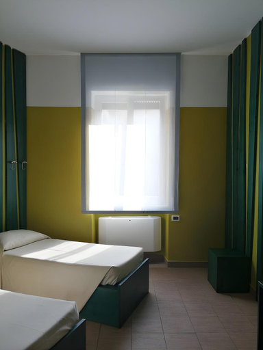 Bedroom 2, Roma Scout Center, Roma