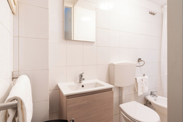 Bathroom 2, Meta Apartment by Wonderful Italy, Bari