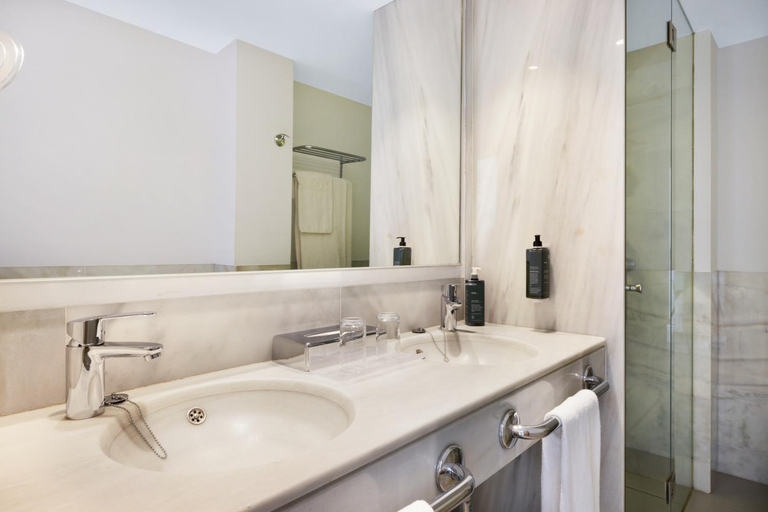 Bathroom 5, CM Playa del Moro , Baleares