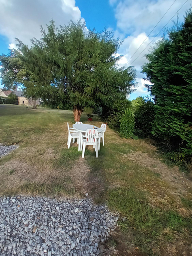 Others 5, chez Zabou, Mayenne