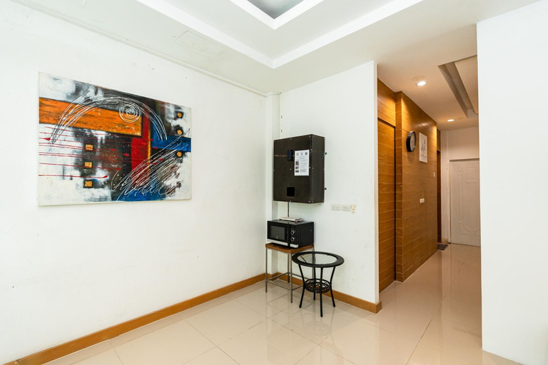 Public Area 2, Yon INN Sukhumvit 4 - BTS Nana, Khlong Toey