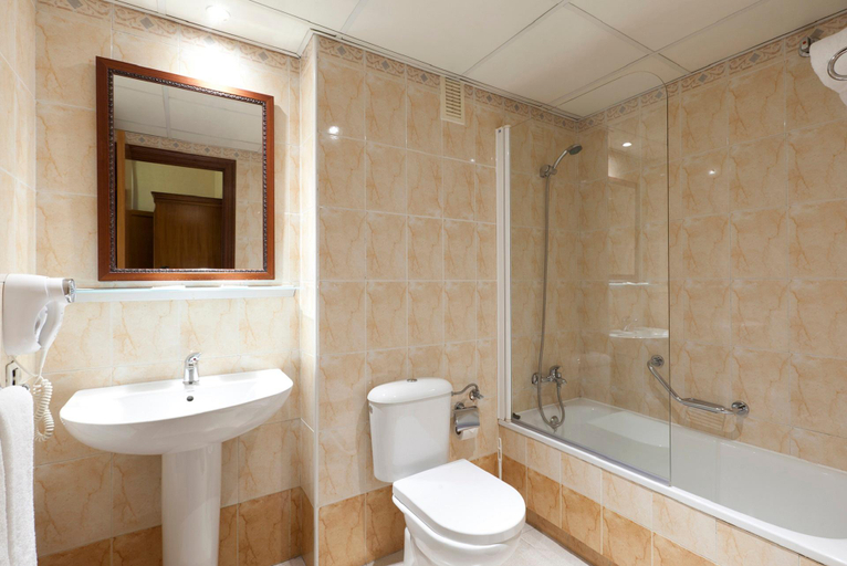 Bathroom 4, Apartamentos Vertice Bib Rambla, Sevilla