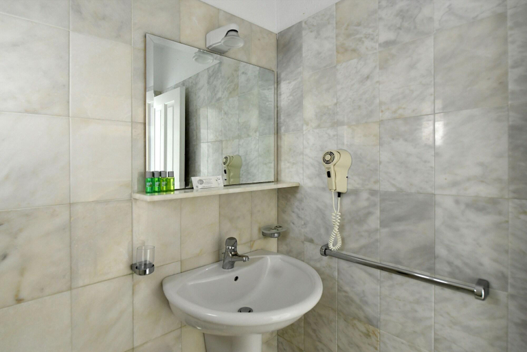 Bathroom 4, Parian Lithos Residence, South Aegean