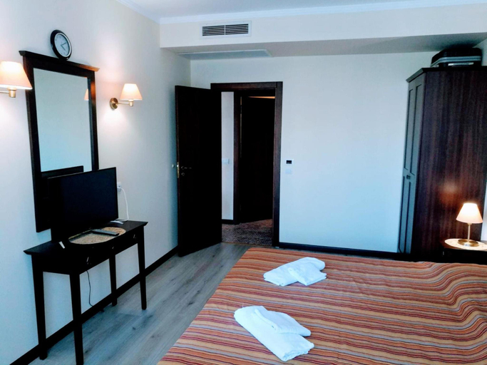 Bedroom 2, Barcelo Royal Beach - All Inclusive, Nesebar