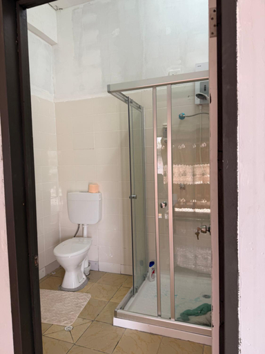 Bathroom 3, Marine Apartments, Panatina