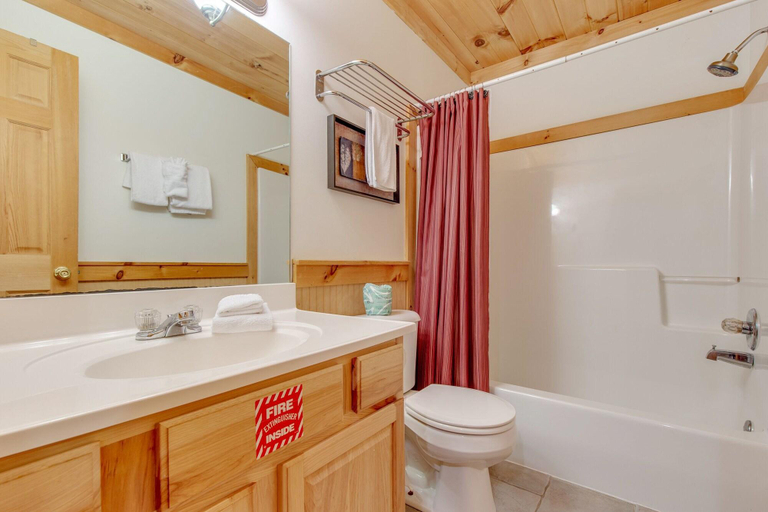 Bathroom 3, Gentle Bens Den by Jackson Mountain Homes, Sevier