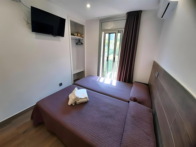 Bedroom 3, Pension San Ramon, Barcelona