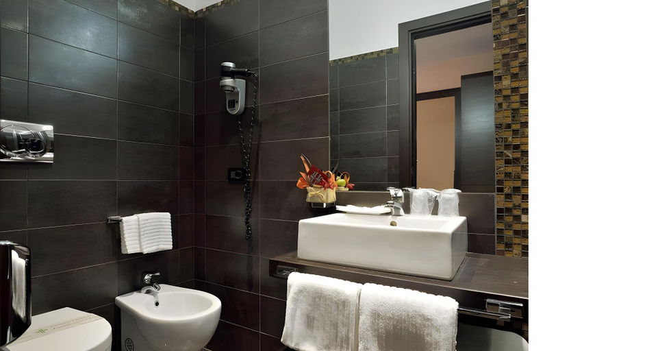 Bathroom 4, Infinity Hotel St. Peter, Roma