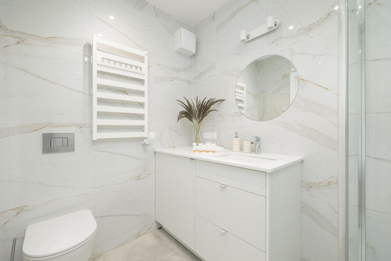 Bathroom 4, Sea&Lake Luxurious Apartments with Parking by Noclegi Renters, Koszalin