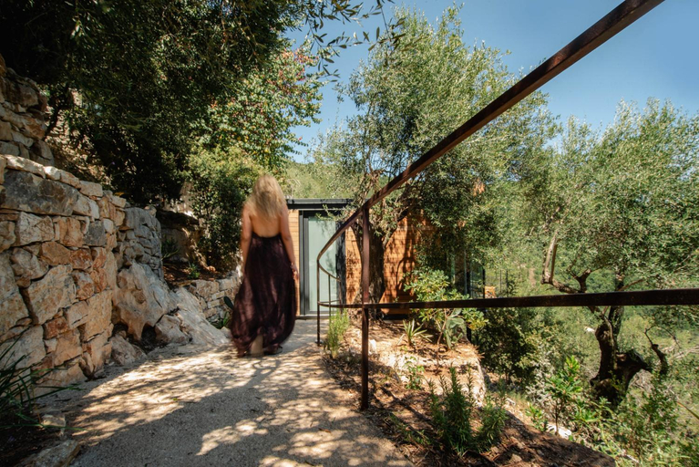 Others 2, Rizes Sea View Cave, Ionian Islands