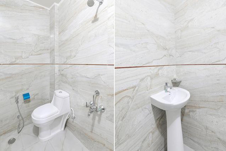 Bathroom, FabHotel Shyam Inn, Kanpur Nagar