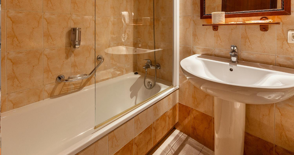 Bathroom 4, Apartamentos Vertice Bib Rambla, Sevilla
