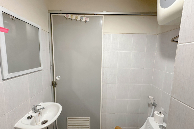 Bathroom 4, Strategic 2Br Apartment Near Its Campus At Dian Regency, Surabaya