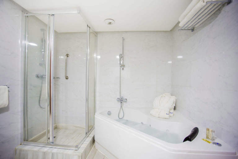 Bathroom 4, Fredj Hotel, Tanger-Assilah