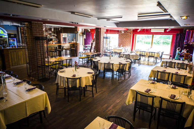 Food & Drinks 5, Hotel 4, Strzelce-Drezdenko