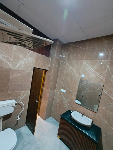 Bathroom 3, The Royal Hotel, Bareilly