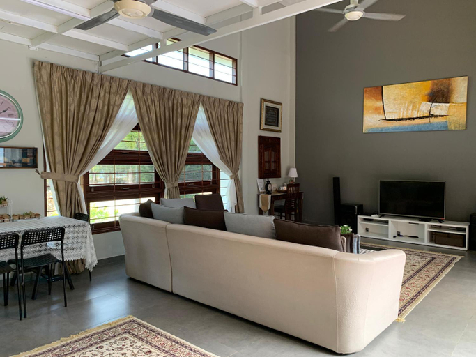 Shared lounge/TV area 2, Casa Tanjung Jara Villa, Dungun