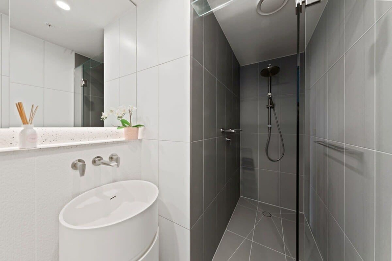 Interior 5, A Chic 2BR Apt Near Melbourne CBD w/ Free Parking, Melbourne