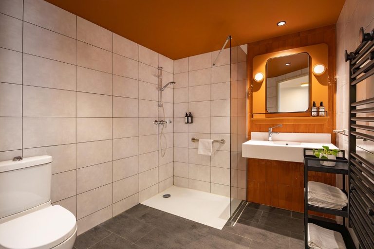 Bathroom 4, Citadines République Paris, Paris