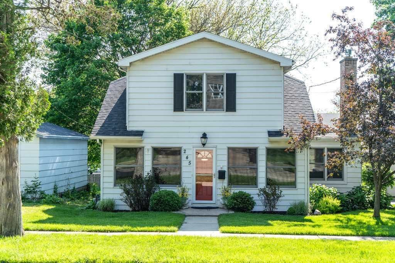 Exterior & Views 2, Huemanns Haven Spacious 3 BR Close to Downtown, Walworth