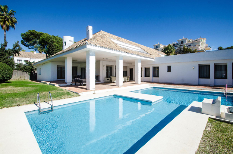 Sport & Beauty 2, Anfitrion Villas & Suites, Málaga