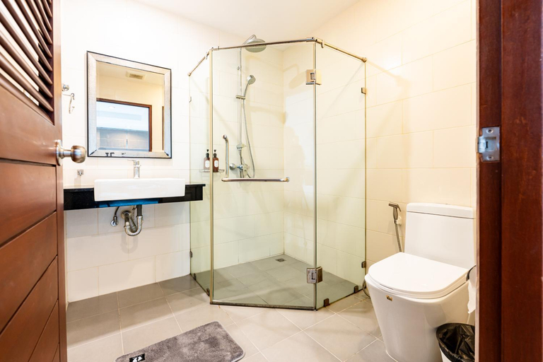 Bathroom 4, Yon INN Sukhumvit 4 - BTS Nana, Khlong Toey