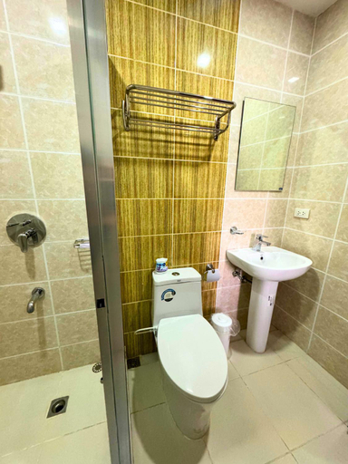 Bathroom 4, Leonard Wood Pines Hotel, Baguio City