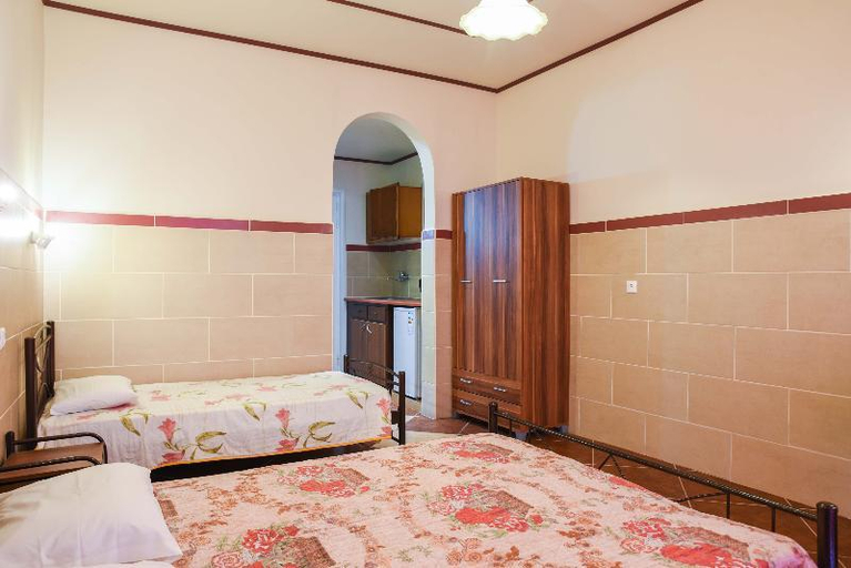 Bedroom 2, Chrysoula Hotel, South Aegean