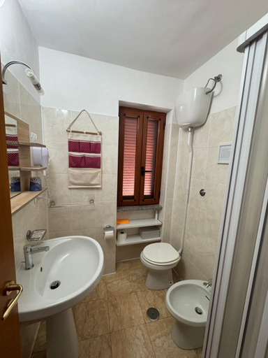 Bathroom 3, Il Vicolo Caprioli, Salerno