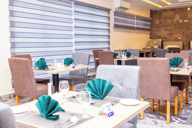 Restaurant 3, Hilton Palace Hotel, Ungogo