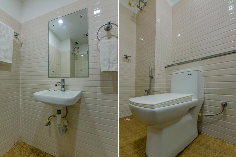 Bathroom 4, Hotel Middleton Desire, Cuttack