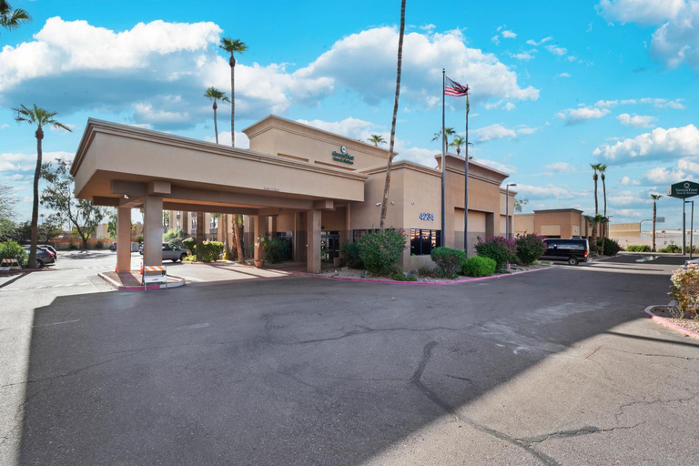 Exterior & Views 1, GreenTree Inn Phoenix Sky Harbor, Maricopa