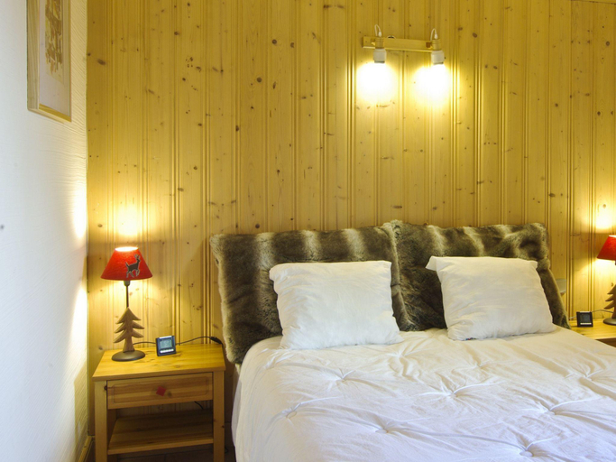 Bedroom 2, Apartment in Chamonix-Mont-Blanc with balcony, Haute-Savoie