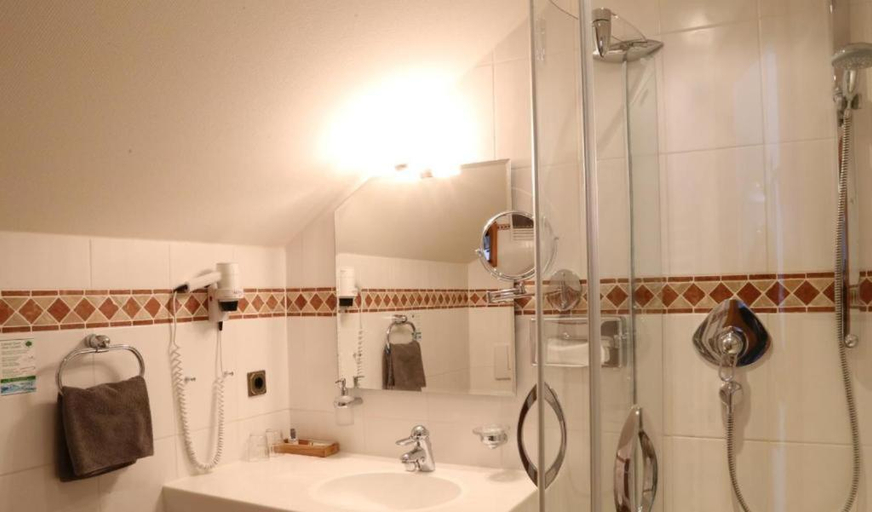 Bathroom 5, Oberstdorfer Einkehr - Mitten im Zentrum, Oberallgäu