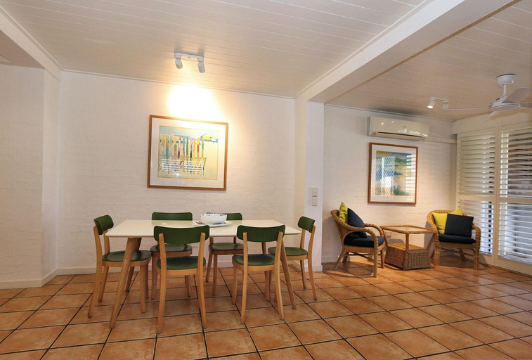 Food & Drinks, Bargara Sandcastles , Burnett - Pt A